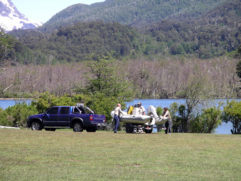 aqui la gente se lo monta muy bien. les encanta pescar
